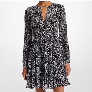 Chic Monochrome Long Sleeve Dress